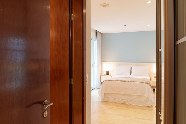Wyndham Rio Barra: 2 Suítes, Varandas e Vista Mar!
