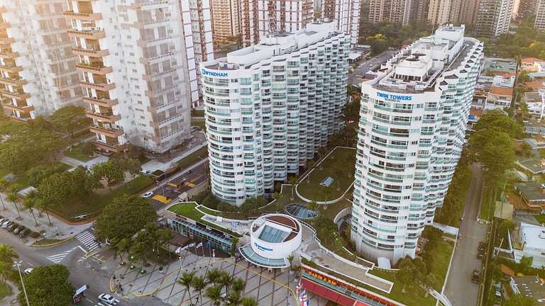 Wyndham Rio Barra: 2 Suítes, Varandas e Vista Mar!
