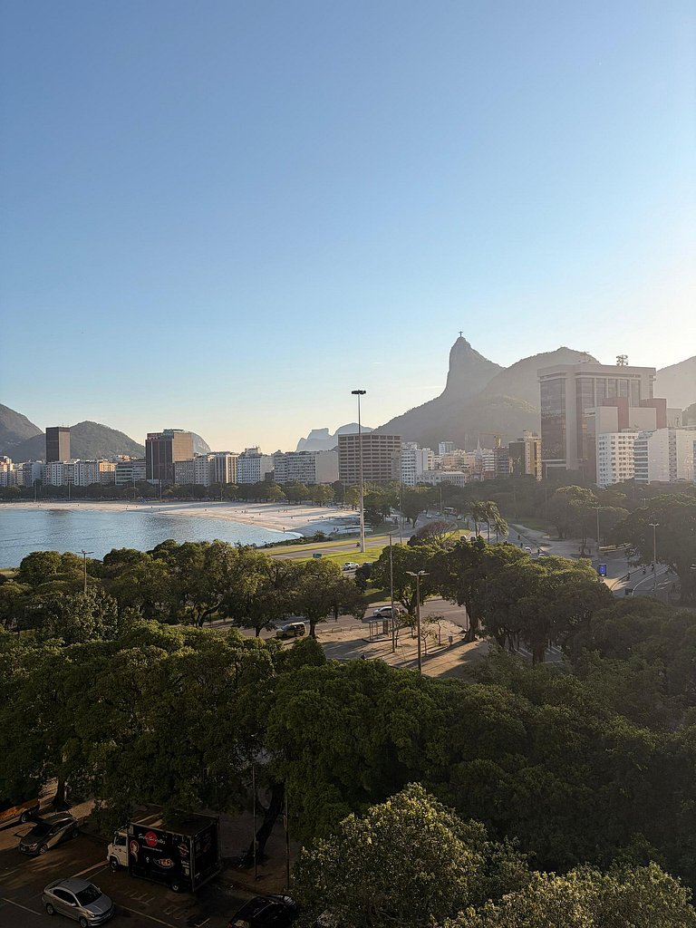 Portal Mágico RJ: 2 qts, Vaga e Vista Soberba!