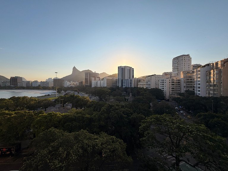 Portal Mágico RJ: 2 qts, Vaga e Vista Soberba!