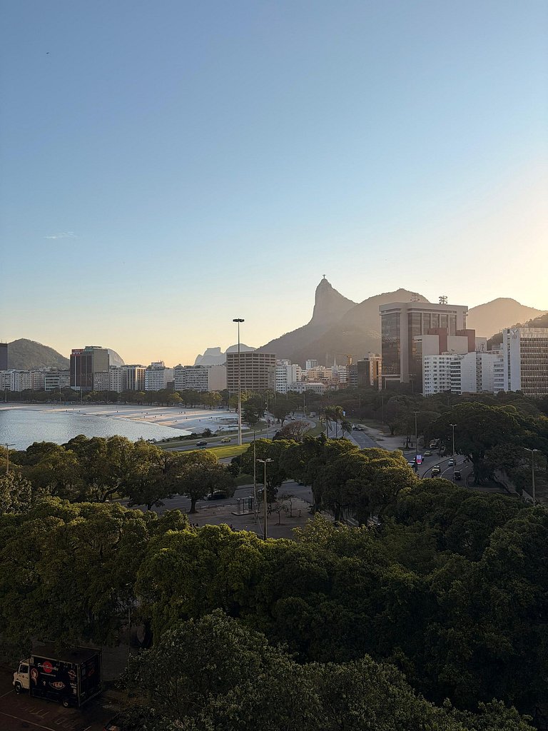 Portal Mágico RJ: 2 qts, Vaga e Vista Soberba!