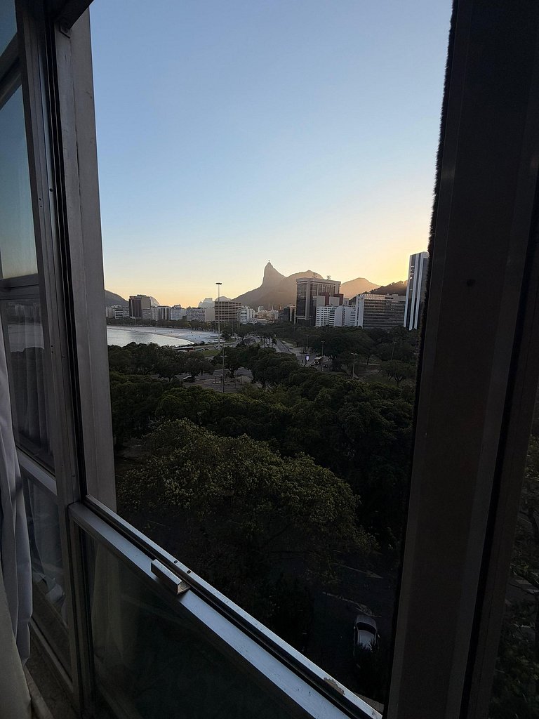 Portal Mágico RJ: 2 qts, Vaga e Vista Soberba!